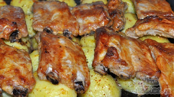 Свиные ребрышки с картошкой в казане, запеченные в духовке