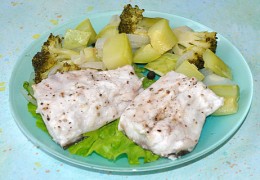Рыбное филе с овощами на пару