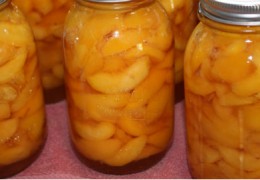 Персики маринованные